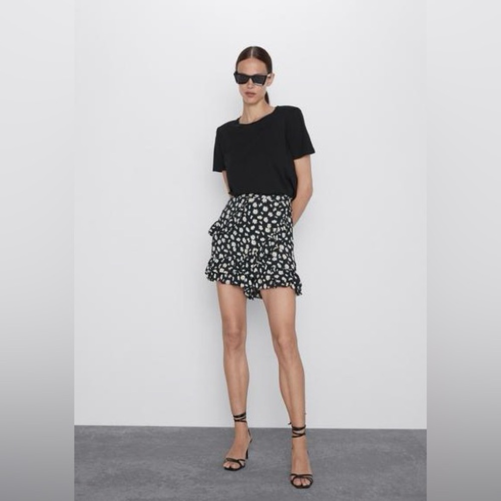 Zara Black Floral Women's Skorts
